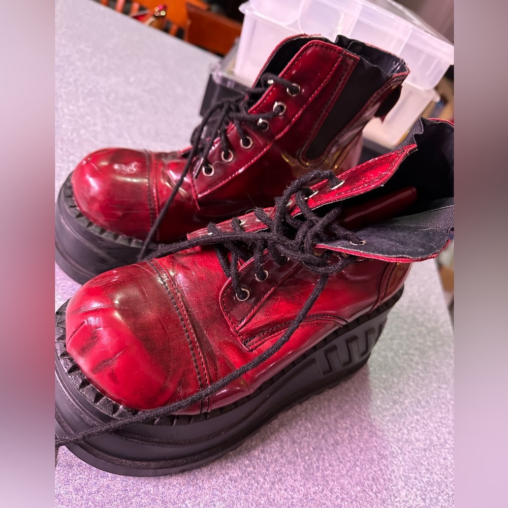 Wannabe Demonia red rave boots